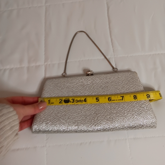 Vintage Silver Thread Hand Clutch Rhinestone Clasp - Picture 3 of 7